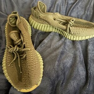 Black Adidas Yeezy sneakers, size 8. Never worn.